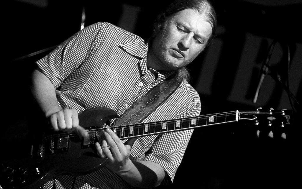 How To Play Guitar Like Derek Trucks. Simone Quattrociocchi, CC BY-SA 3.0 , via Wikimedia Commons